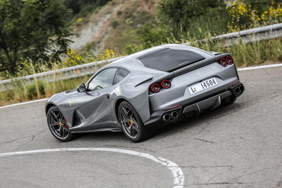  Ferrari 812 Superfast 2017 года  (фото 17 из 91)